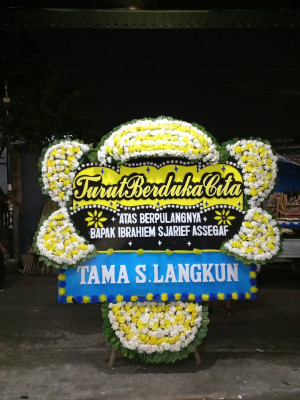 Papan Bunga Duka di Lola