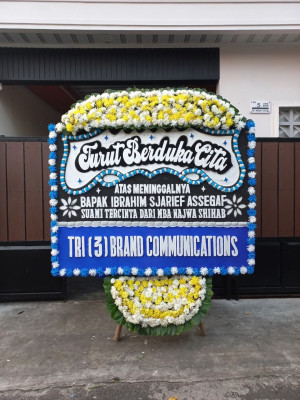 Papan Bunga Duka di Lola